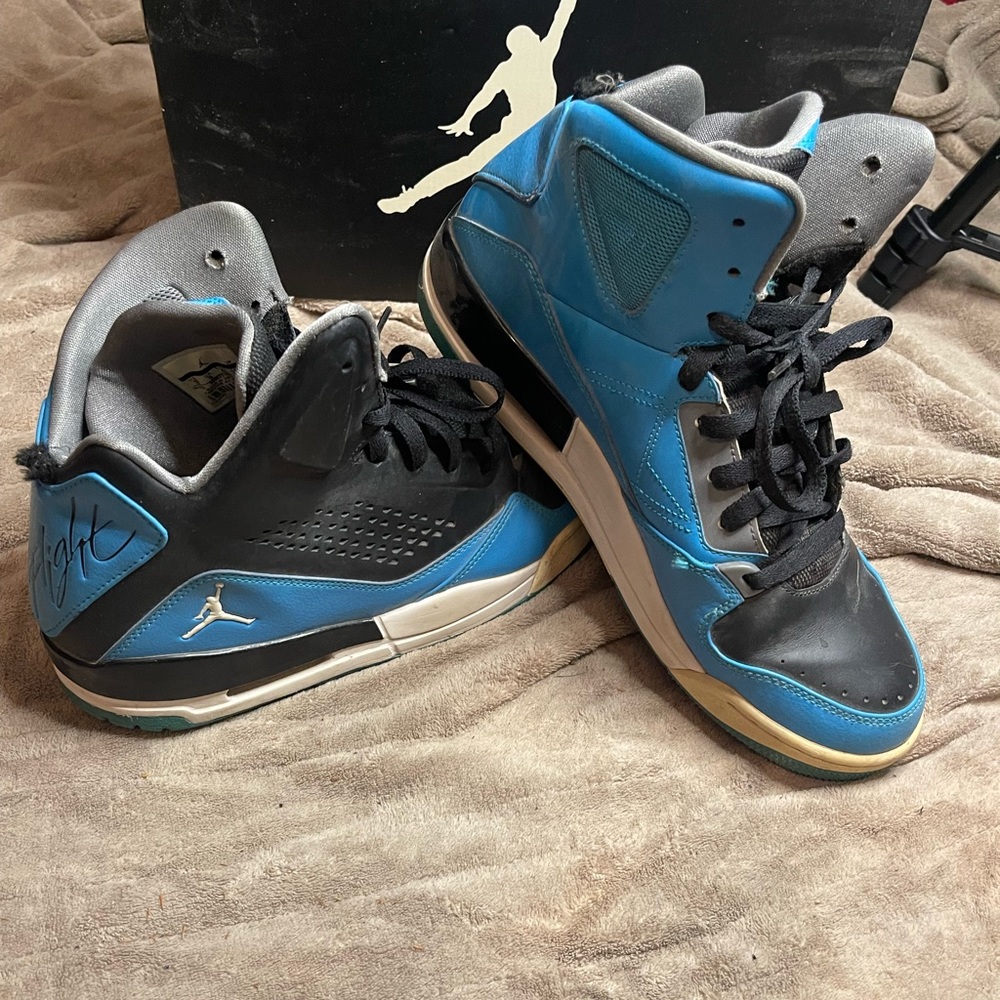Air Jordan Flight Size 10 blue and black